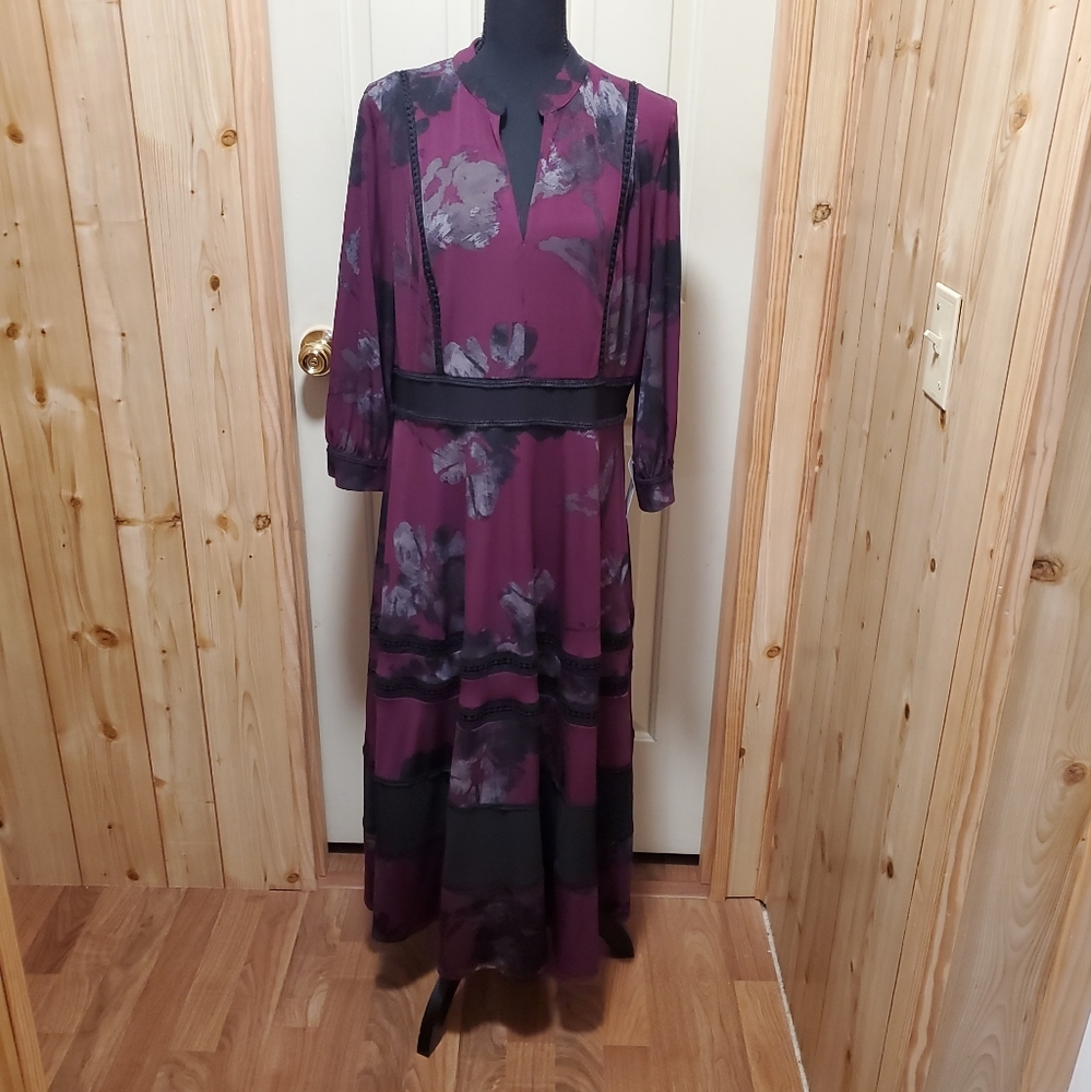 NWT Taylor Dress
